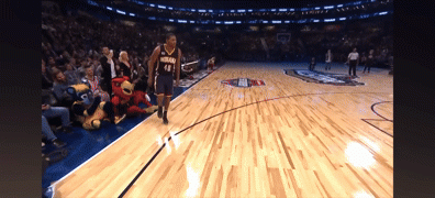 动图预警??近10年满分扣篮？麦克朗霸屏 拉文&戈登世纪大战