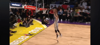 动图预警??近10年满分扣篮？麦克朗霸屏 拉文&戈登世纪大战