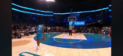 动图预警??近10年满分扣篮？麦克朗霸屏 拉文&戈登世纪大战