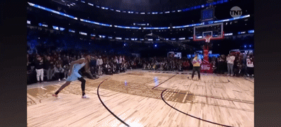 动图预警??近10年满分扣篮？麦克朗霸屏 拉文&戈登世纪大战