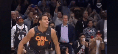 动图预警??近10年满分扣篮？麦克朗霸屏 拉文&戈登世纪大战