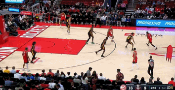 一飞冲天！杰伦-格林蝴蝶穿花过人 起飞滑翔满弓战斧炸裂劈扣