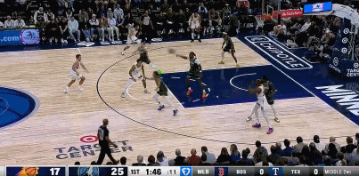 看着都疼！格雷森-阿伦被迪文岑佐戳到眼睛 但继续坚持作战