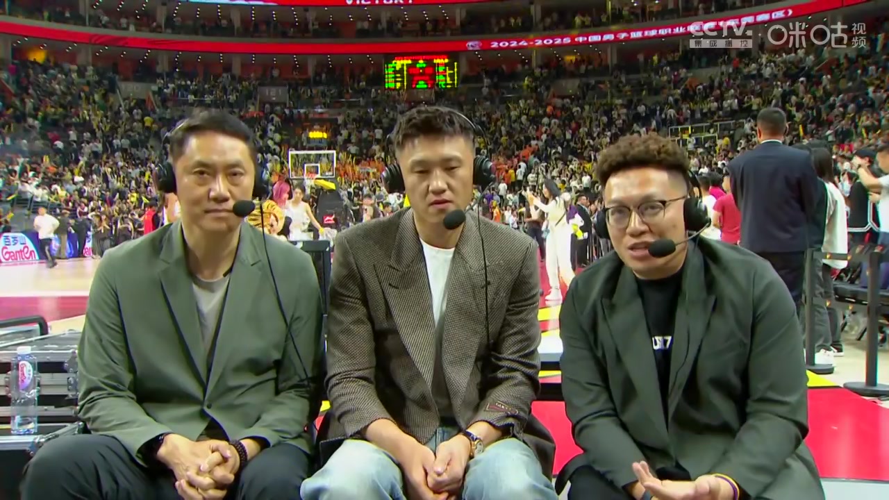 周鹏：上海跟着广东调整后陷入了对手的节奏 莫兰德是今晚的MVP